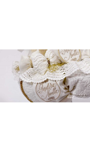 Lumanare botez cu lebede brodate si dantela alba Gold Swan 8